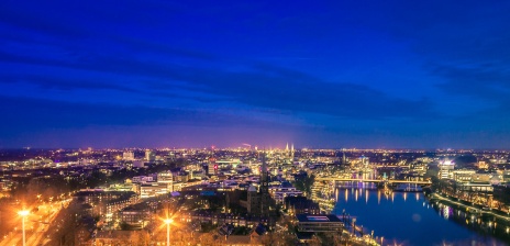 Skyline Bremens bei Nacht