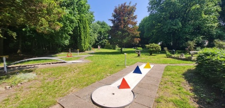 Zu sehen ist die Minigolfanlage in Blumenthal. 