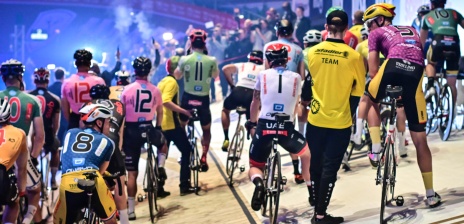 Die Fahrer der Sixdays sind in Startposition. 