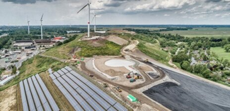 Drohnenaufnahme von Photovoltaikanlagen in Bremen.