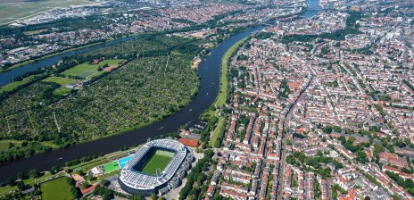 Luftaufnahme von Bremen zeigt die Gegend um Weser-Stadion und Weser