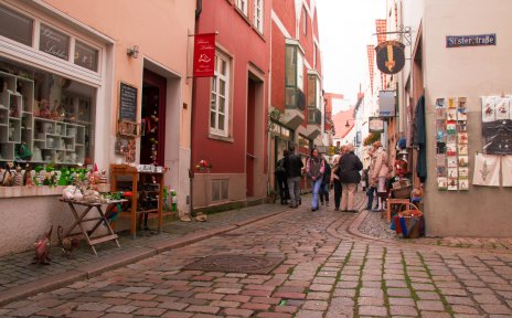 Eine Einkaufsstraße im Schnoor