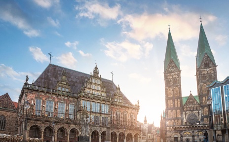Ansicht vom Bremer Marktplatz mit Rathaus und St. Petri Dom.