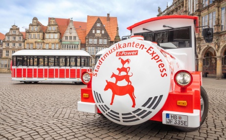 Der Stadtmusikanten-Express vor dem Bremer Rathaus