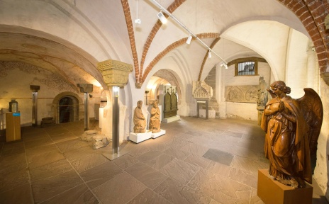 The photo shows the first floor of the Cathedral Museum in St. Peter's Cathedral.