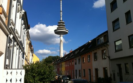 Die Grenzstraße mit dem Fernsehturm im Hintergrund. (Foto: WFB / bremen.online - VK)