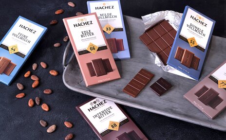 Diverse Sorten von Hachez-Schokolade
