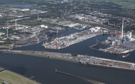 Luftaufnahme der Bremer Industriehäfen