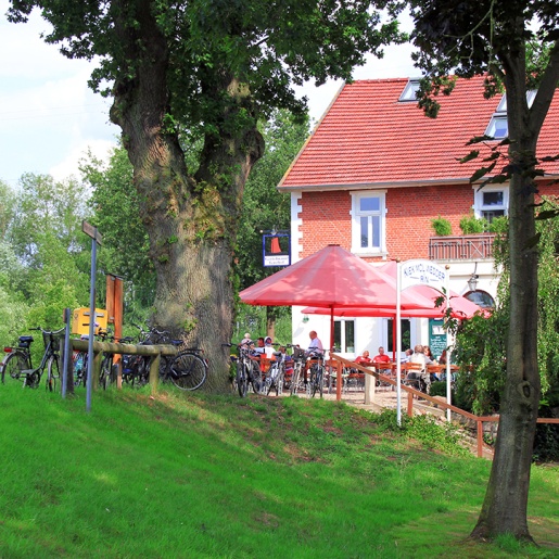 Blick auf Gartelmann's Gasthof im Blockland