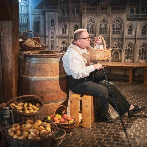 Actor on stage at the Bremer Geschichtenhaus.