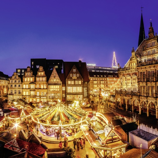 The Christmas market on Bremen's market square. 