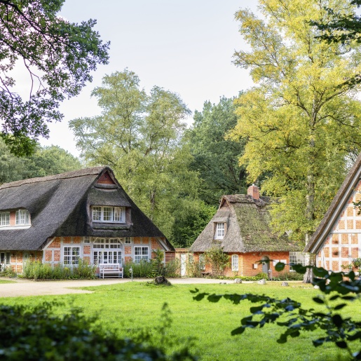 Außenansicht des Gebäudes "Haus im Schluh" in Worpswede. 