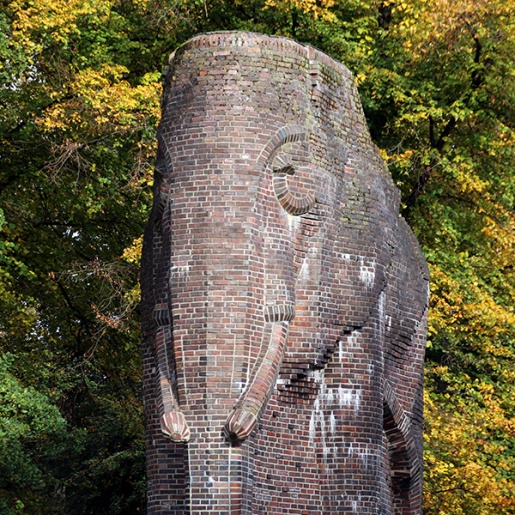 Antikolonialdenkmal in Bremen Schwachhausen, zu sehen ist ein großer Elefant