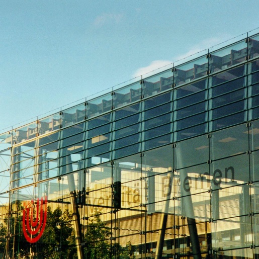 Uni Bremen Glasgebäude und Fallturm
