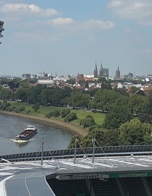 Blick vom Weserstadion auf die Weser