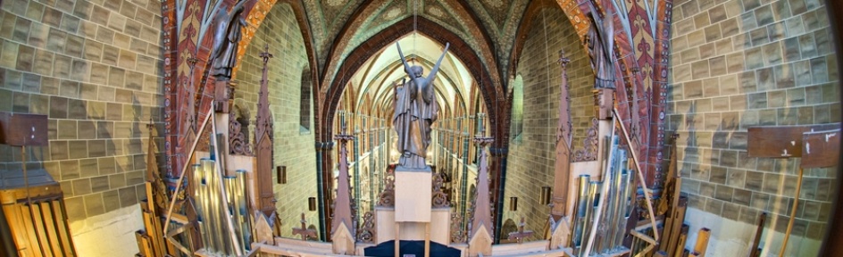 Blick vom dach der Sauer-Orgel herunter in den Dom
