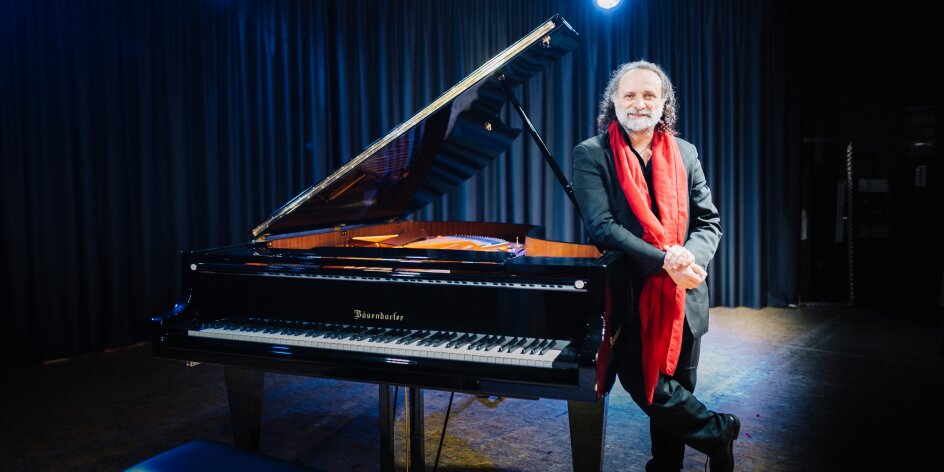 Pianist Juan María Solare