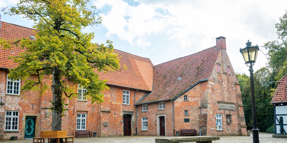 Innenhof der Burg Blomendal.