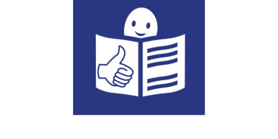 Das Logo der Leichten Sprache: Weiße Grafik auf blauem Grund. Ein Männchen liest in einem Buch. 