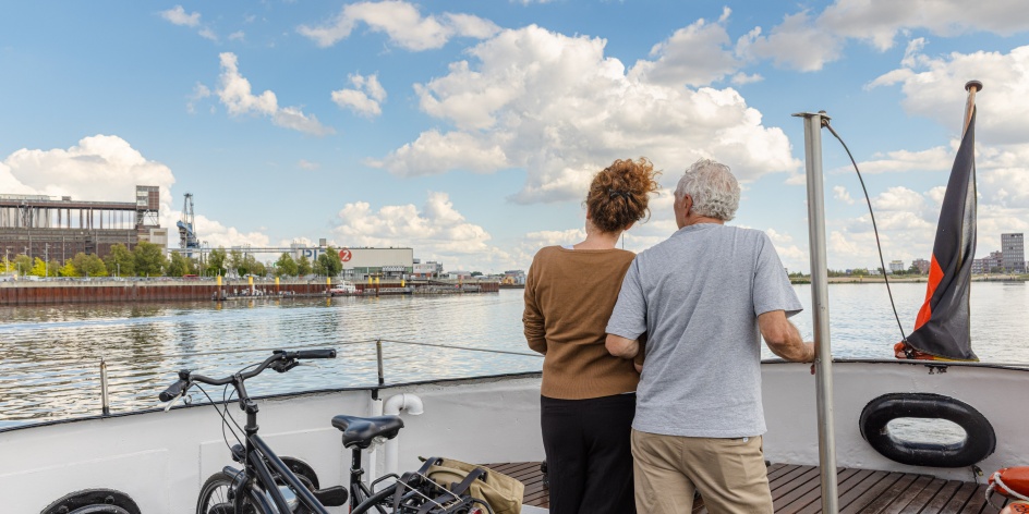 Gröpelingen Fähre Pusdorp mit Radfahrenden