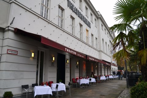 Theatro neben dem Goethetheater Außenansicht
