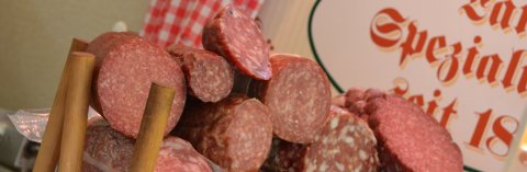 Fleisch und Wurst in der Auslage; Quelle: bremen.online GmbH - MDR