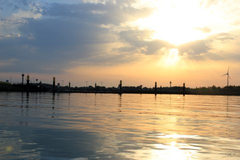 Blick auf die Weser bei Sonnenuntergang (Quelle: K. Bünn/bremen.online GmbH)