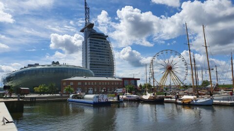Skyline des Neuen Hafens in Bremerhaven.