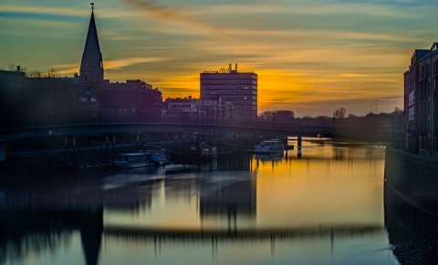 Die Weser und die Bremer Schlachte in der Morgenröte; Quelle: Jens Hagens Fotografie
