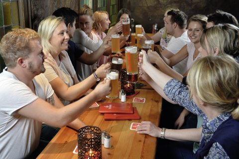 Gruppe in der Gasthausbrauerei Schüttinger