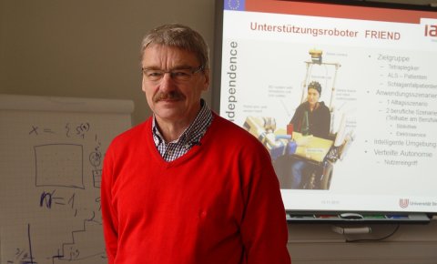 Professor Axel Gräser an der Universität Bremen