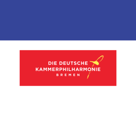 Logo der Deutschen Kammerphilharmonie, weiße Schrift auf rotem Hintergrund