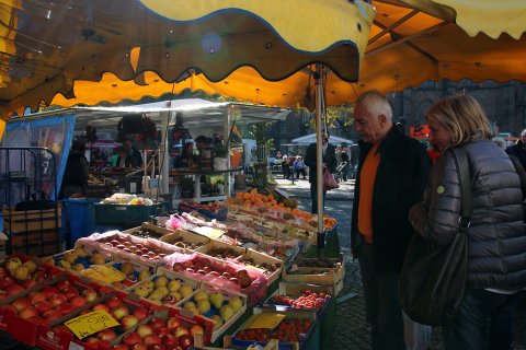 Ein Obststand auf dem Bremer Wochenmarkt