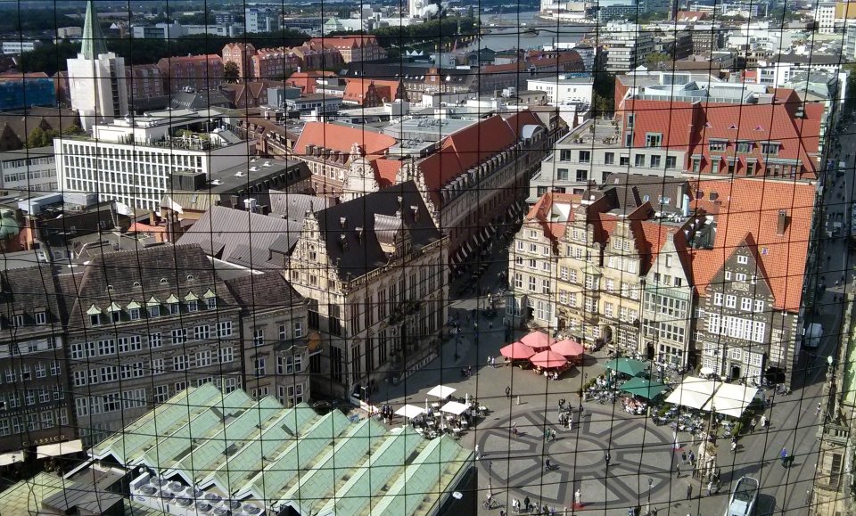 Ein Blick vom St. Petri Dom auf den Marktplatz; Quelle: bremen.online/BKO