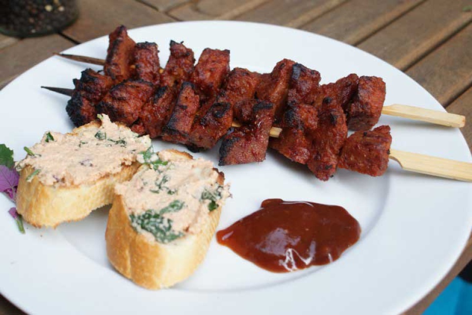 Gegrillte Saitanspieße