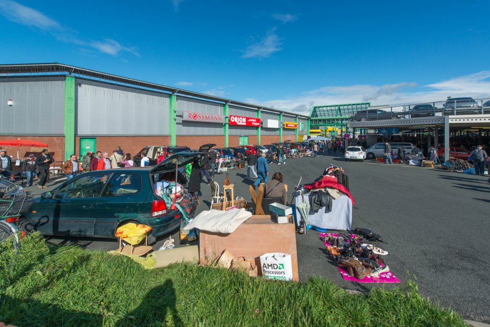 Blick auf den Flohmarkt am Hansa-Carré