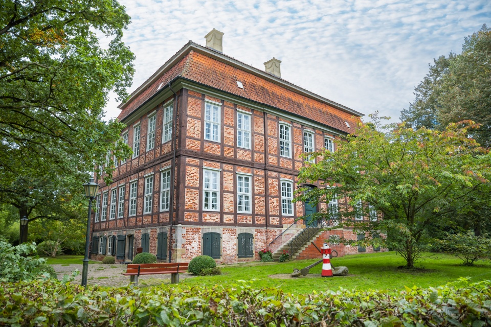 The exterior view of Schönebeck Palace in Bremen-Vegesack. 