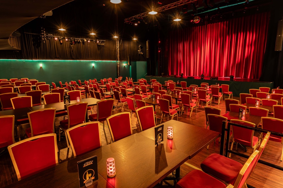 Zuschauerraum des Fritz Theaters mit Bühne