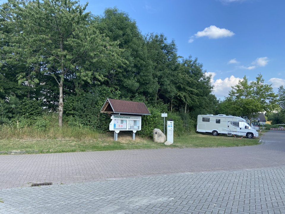 Sorry, there is no description for this photo available